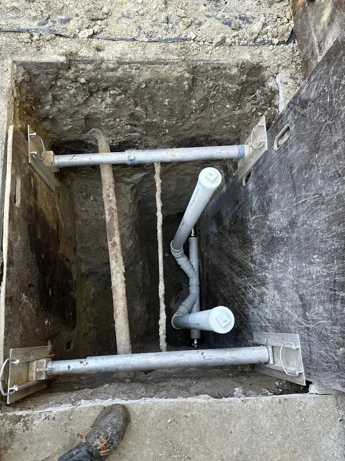 Experienced plumber completing Drain Cleaning work in Hueytown